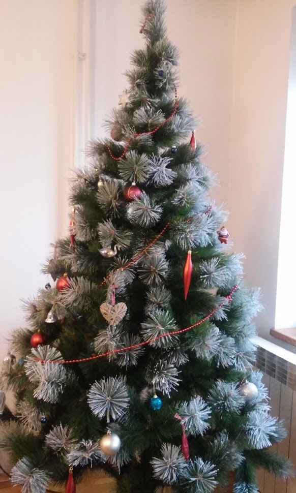 Novogodišnja Jelka Grindavik 220 cm - detalj