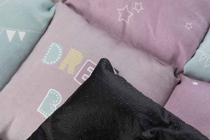 Trixie Jastuk za psa 60cm Junior Patchwork 37073 - detalj