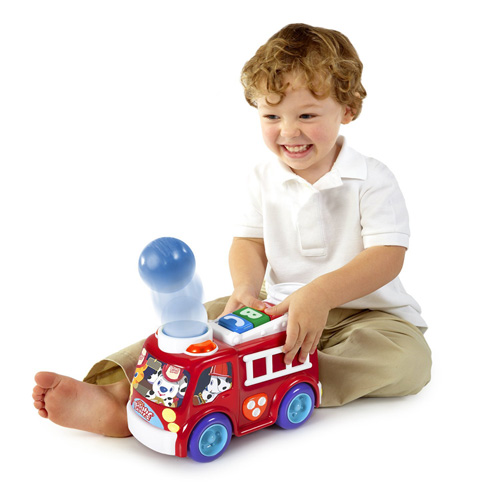 Bright Starts Edukativna igračka Vatrogasni kamion - detalj