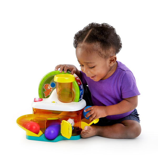 Bright Starts Igračka Kućica za hrčka - detalj