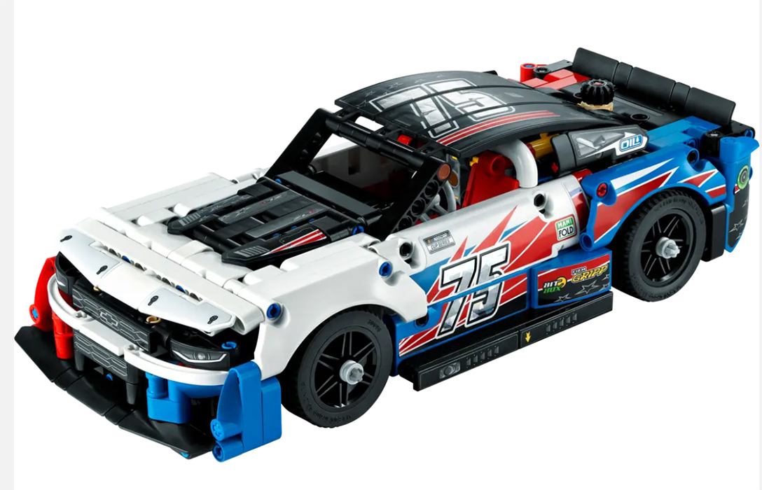 LEGO® Technic™ Kocke Automobil NASCAR® Next Gen Chevrolet Camaro ZL1 42153 - detalj