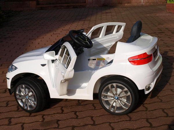 Automobil na akumulator BMW X6 zlatni - detalj