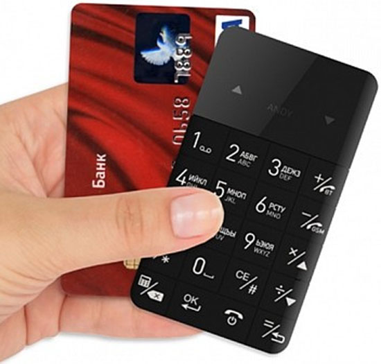 Elari CardPhone Mobilni telefon veličine kreditne kartice crni ELCPBLK - detalj