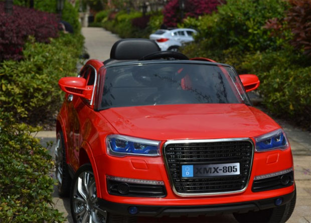 Auto na akumulator 216 R/C crveni - detalj