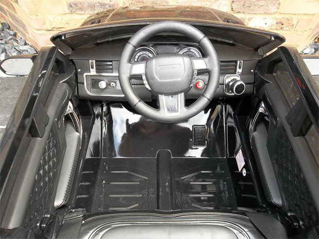 Auto na akumulator 209 R/C crni - detalj