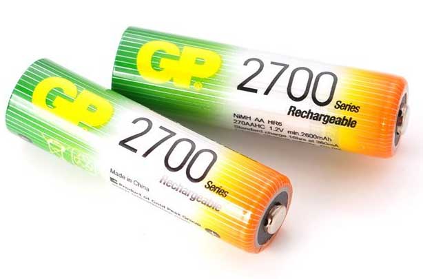 GP Punjač sa dve punjive baterije U211-270AAHCWA12F-UE2 - detalj