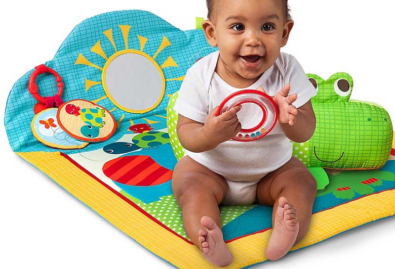 Bright Starts Bebi prostirka za igru sa jastučićem Nežni Krokodil - detalj