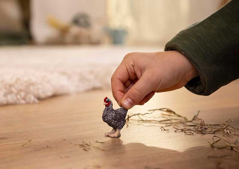Schleich® Figurice Domaće životinje Kokoška graorka 13997 - detalj