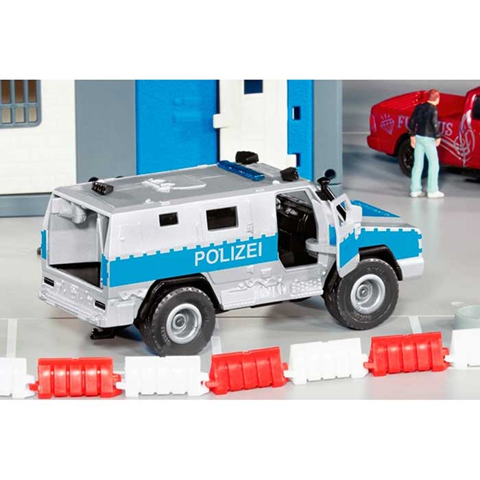 SIKU Automobilčić Blindirano policijsko vozilo Rheinmetall MAN Survivor R 2304 - detalj