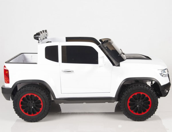 Dečiji automobil na akumulator Colorado beli - detalj