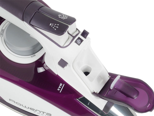 Rowenta pegla na paru DW5121 - detalj