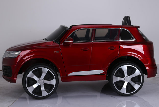 Dečiji automobil na akumulator A-Q7 crveni - detalj