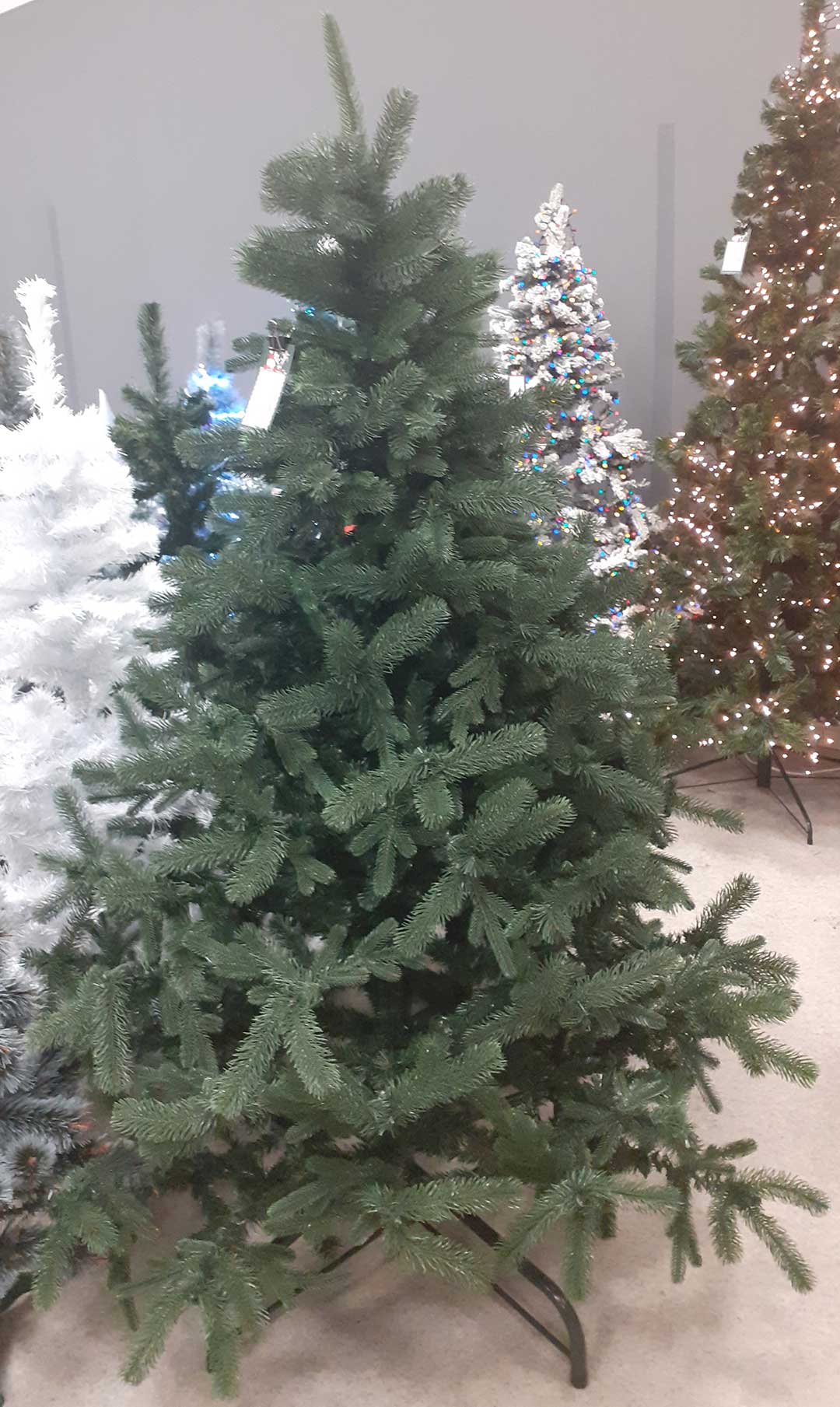 Realistična gusta novogodišnja jelka sa 3D iglicama Romsdal 210 cm - detalj