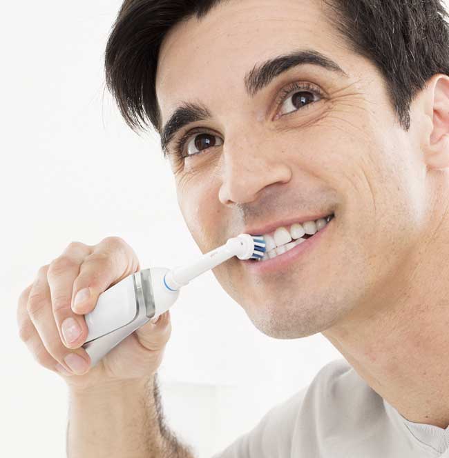 Oral-B Punjiva električna četkica za zube D20 PRO 1000 3D plus Refill 500275 - detalj