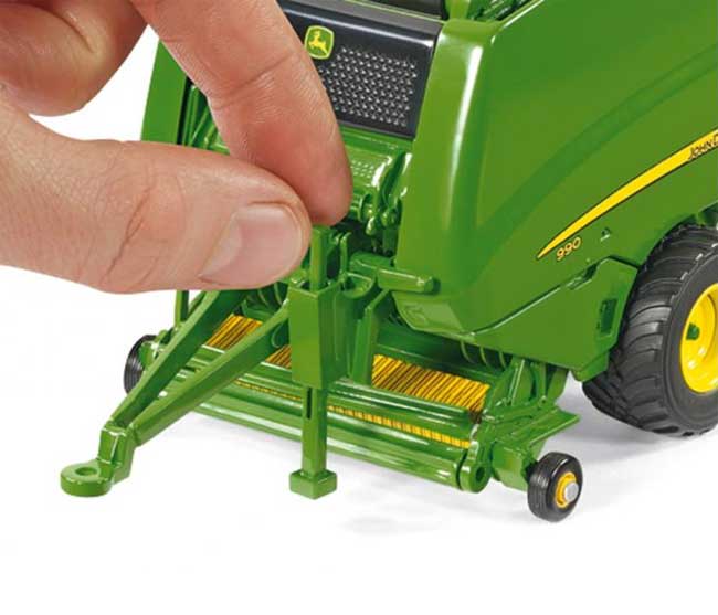 Siku model Priključna mašina za baliranje John Deere 2465 - detalj