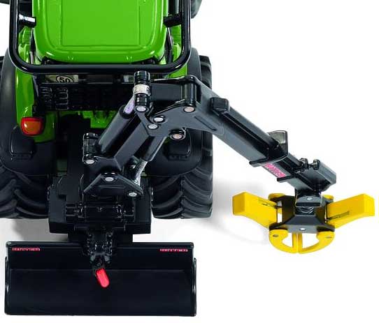 Siku model Šumarski traktor John Deere 4063 - detalj