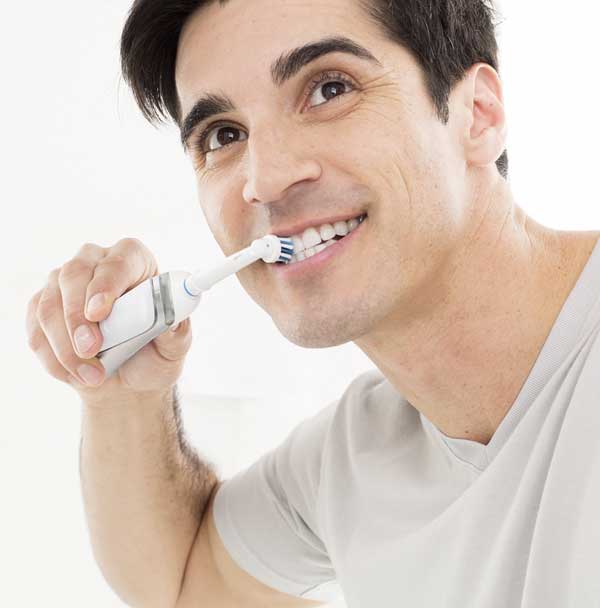 Oral-B Family Pack Dve električne četkice za zube Vitality 500334 - detalj