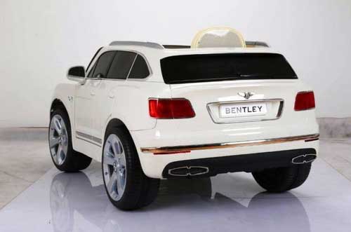 Dečiji automobil na akumulator 231 beli - detalj