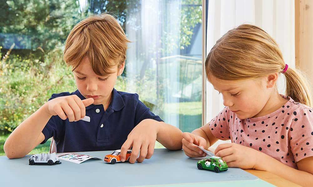 SIKU Automobilčić za decu MINI Countryman Summer 6507 - detalj