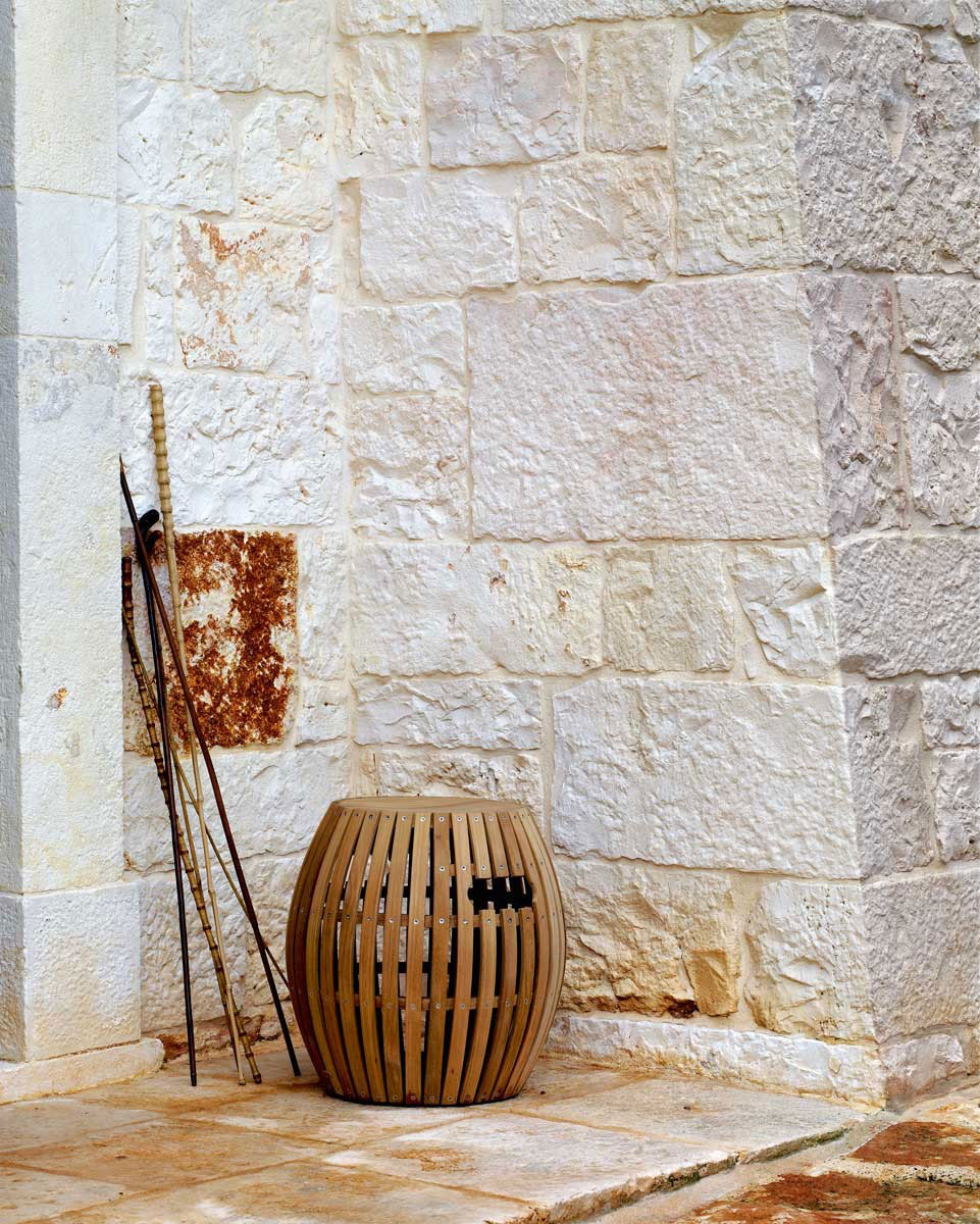 Baštenska Garnitura Od Drveta - 4 Stolice i Sto - detalj