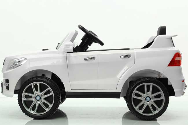 Dečiji automobil na akumulator ML 350 Beli - detalj