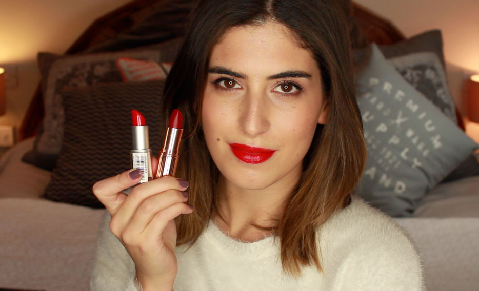 Revlon Super sjajan karmin - 750 Kiss me coral - detalj