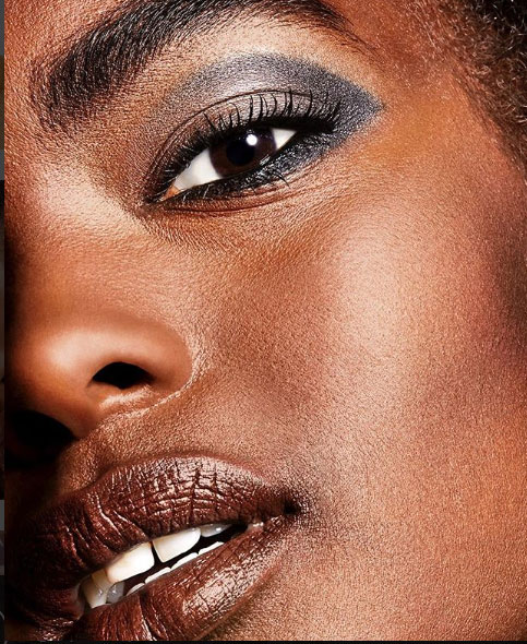 Revlon Super sjajan karmin - 305 Highbeam tan - detalj