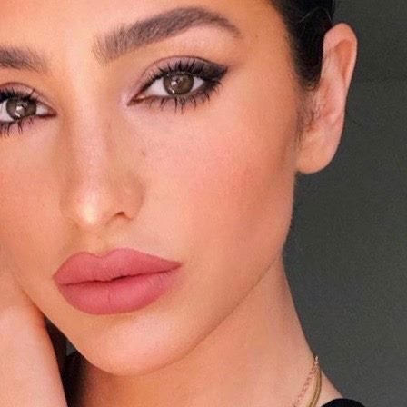  Revlon maskara Ultra Volume - detalj