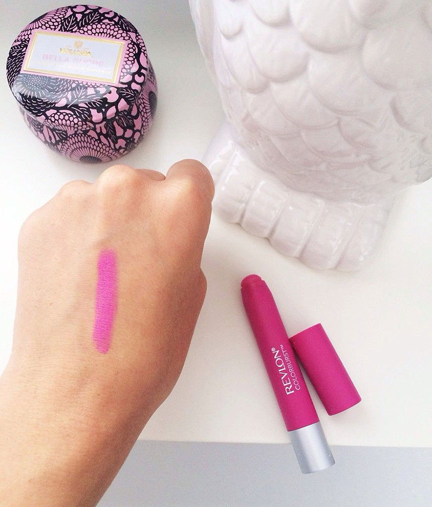 Revlon balzam u olovci mat Showy 220 - detalj