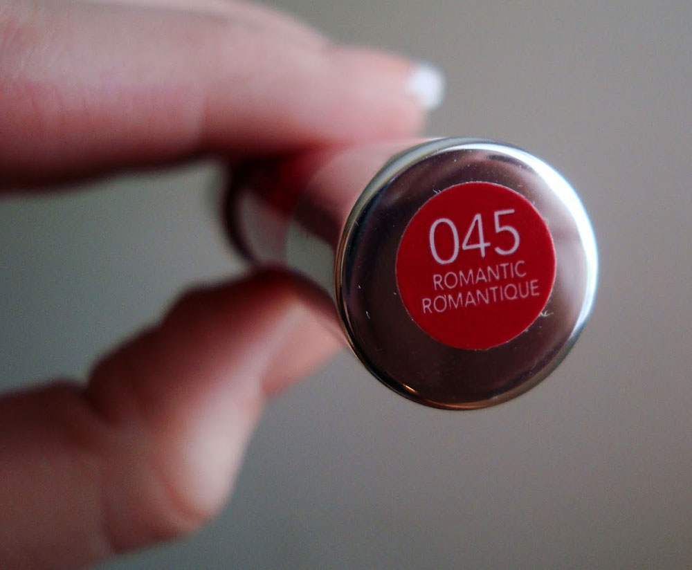 Revlon balzam u olovci Romantic 045 - detalj