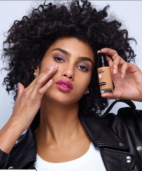 Revlon Colorstay puder 250 Fresh beige - detalj