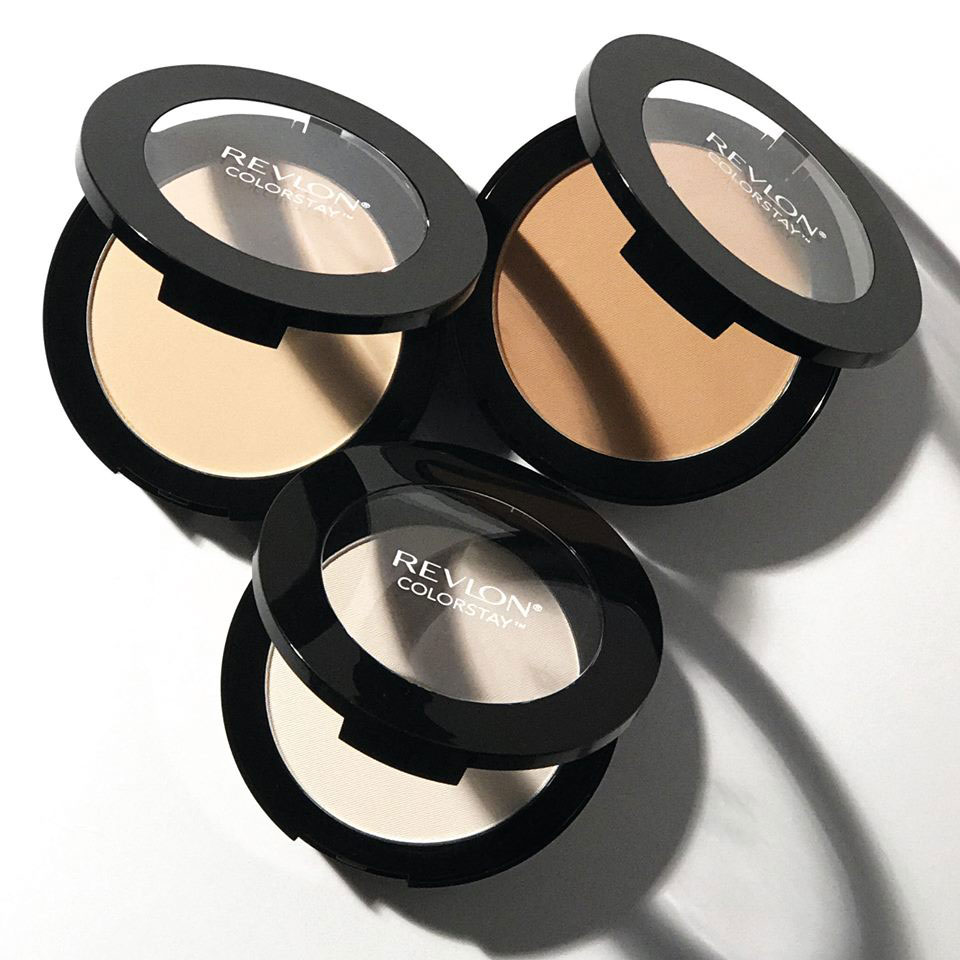 Revlon Colorstay puder u kamenu Medium - detalj