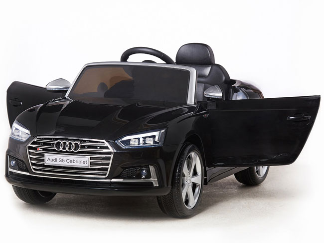 Automobil na akumulator Audi S5 Cabriolet crni - detalj