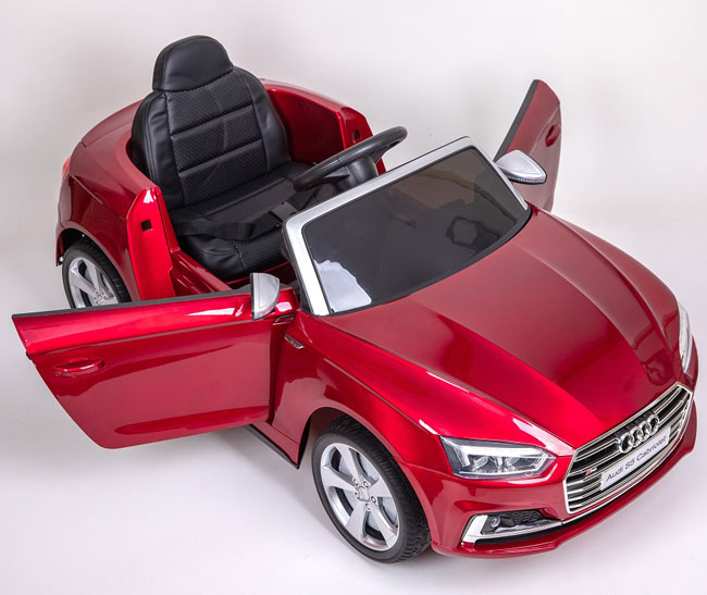 Automobil na akumulator Audi S5 Cabriolet crveni - detalj