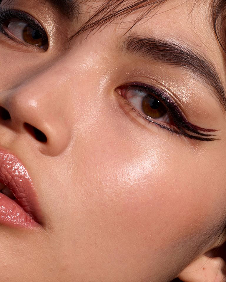 Revlon Colorstay ajlajner za oči crni 010 - detalj