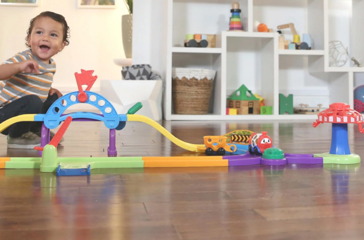 KIDS II Oball Igračka Staza za automobile Go Grippers Adventure Park Playset - detalj