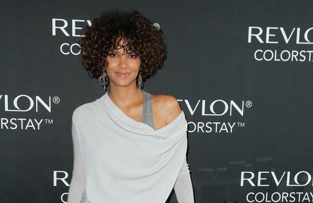 Revlon Colorburst ruž za usne Berry Smoothie 050 - detalj