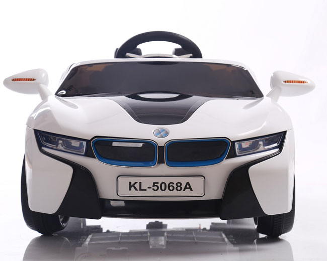 Dečiji automobil na akumulator Sport Beli - detalj