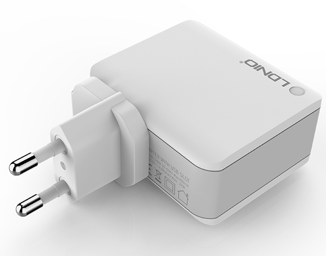 Brzi USB punjač sa 4 porta za baterije prenosnih uređaja Ldnio A4403 - detalj