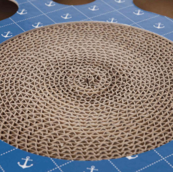 TRIXIE Grebalica-igračka za mačke BUBANJ - detalj