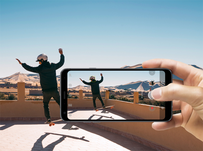 Mobilni telefon LG Q7 3/32 GB 13 Mpix - detalj