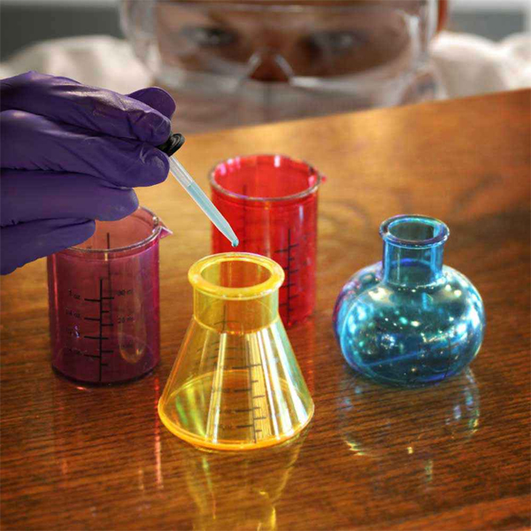 Čašice za žestoka pića Hemijski alko set - detalj