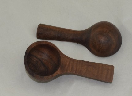 Kašičica za začine od oraha 10cm - detalj