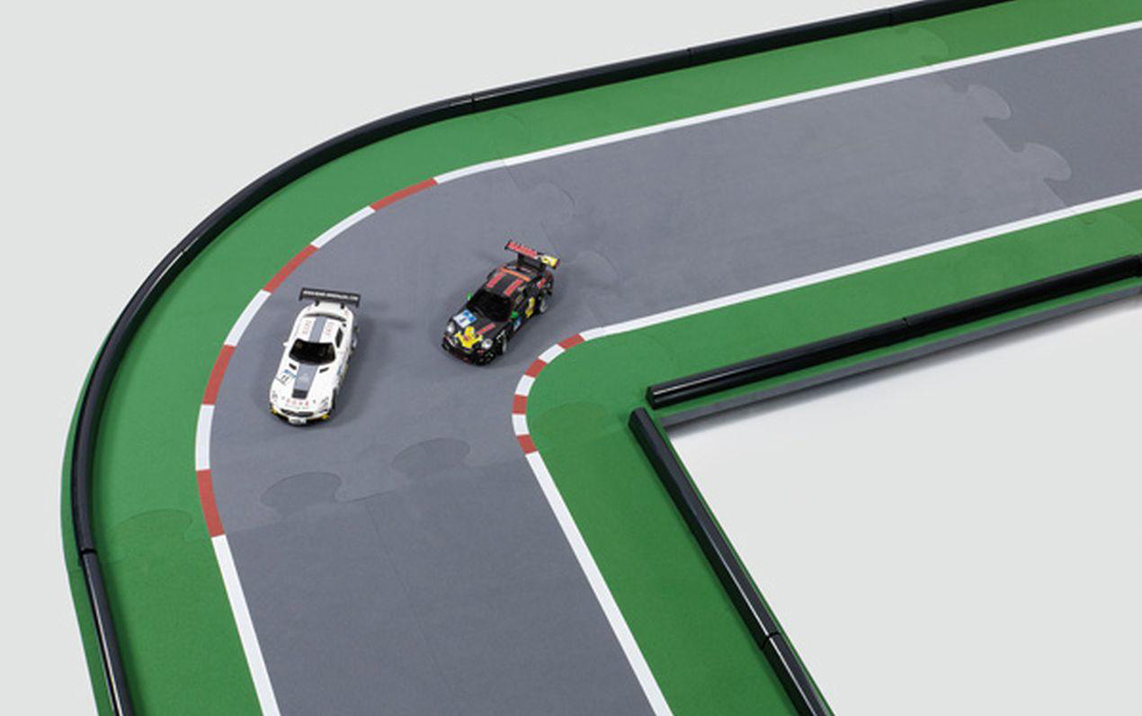 SIKU Staza za trku GT Challenge + 2 autića 6810  - detalj
