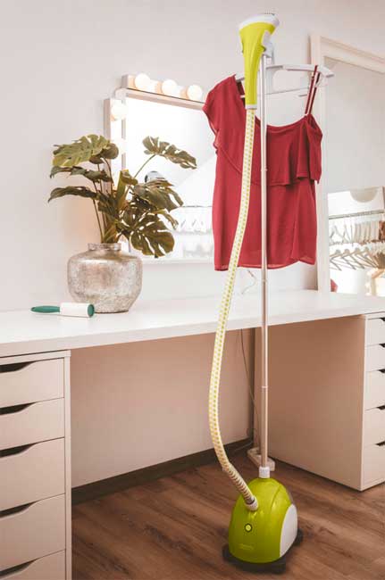 Camry Pegla za vertikalno peglanje CR5020 - detalj