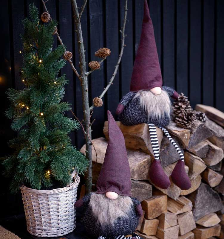 Novogodišnja jelka visine 75cm sa LED lampicama na baterije - detalj