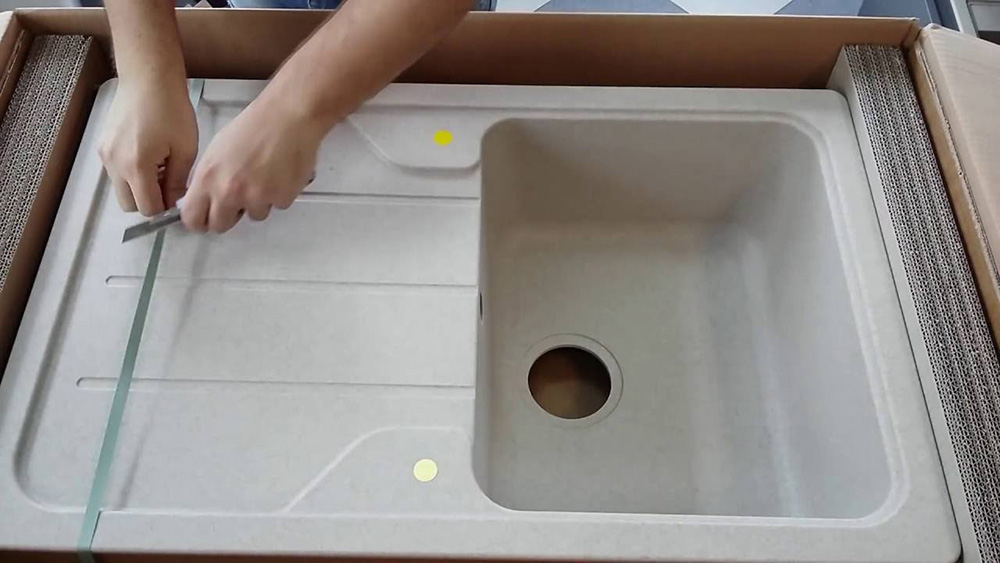 Formhaus granitna sudopera  D - 100 bela - detalj