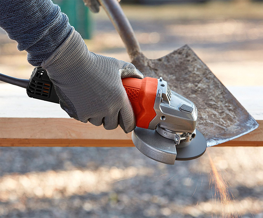 Black Decker ugaona brusilica BEG120 - detalj