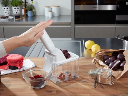 LEIFHEIT Odstranjivač koštica šljiva 37300  - detalj