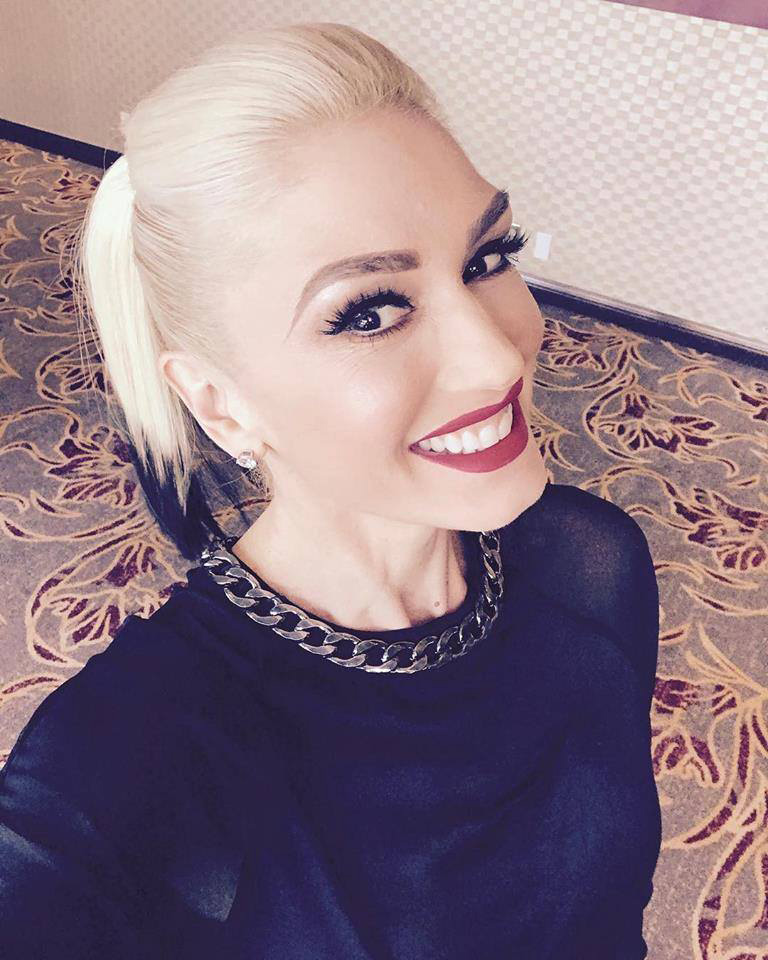 Revlon tečni ruž Ultra HD mat Infatuation 675 - detalj